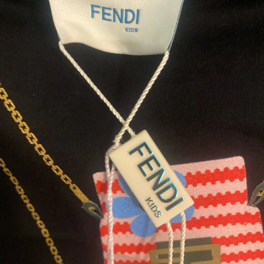 NWT Guaranteed Authentic Fendi Girl’s Handbag T-Shirt w/Authenti Mini Purse - Picture 6 of 16